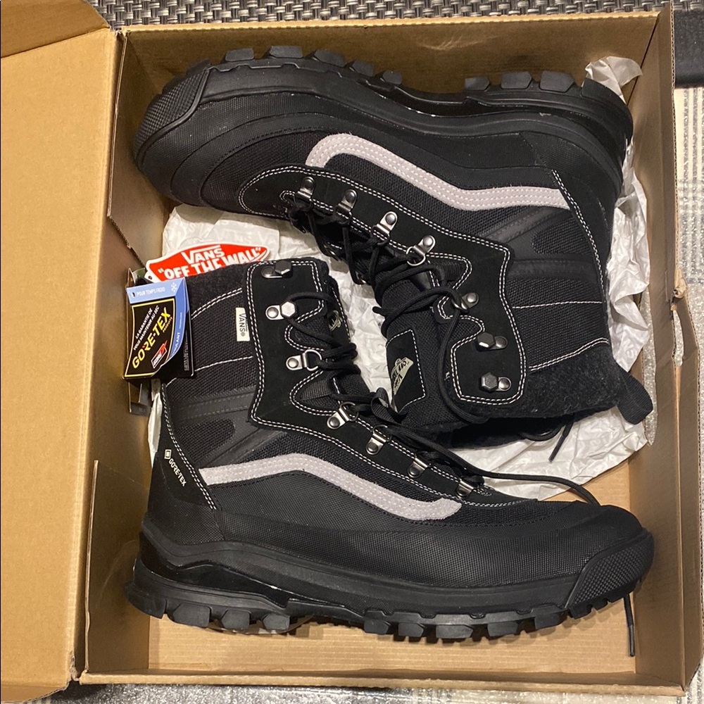 New Vans Snow Kicker Goretex boots